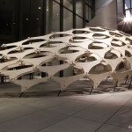 Holz-Installation innen - Pinakothek der Moderne München