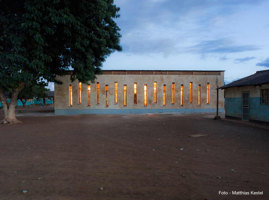 Holzkonstruktion Schule in Sambia/Afrika